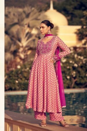 SAYURI DESIGNER KASIDA DESIGNER CHINNON SUITS 3.jpg