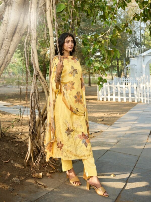 SHIVAAY BRINDA VISCOSE MUSLIN HANDWORK SUITS 2.jpg