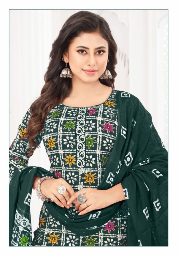 MAYUR BATIK SPECIAL VOL 30 COTTON PRINTED SUITS 6.jpg