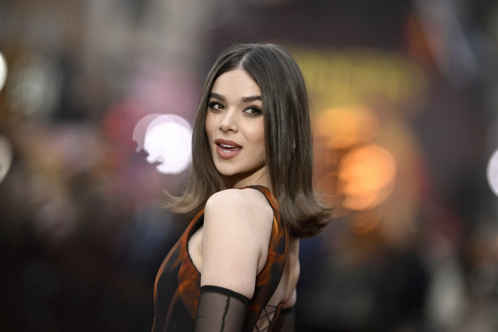 Hailee Steinfeld Turns Heads With 'Sinners' Red Carpet Look Rehmat Boutique f9fadbcf0d70d8d6d196c20f11e4af49.jpeg