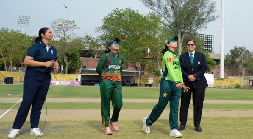 Bangladesh batting first against Pakistan Rehmat Boutique ob 1745038298.jpg