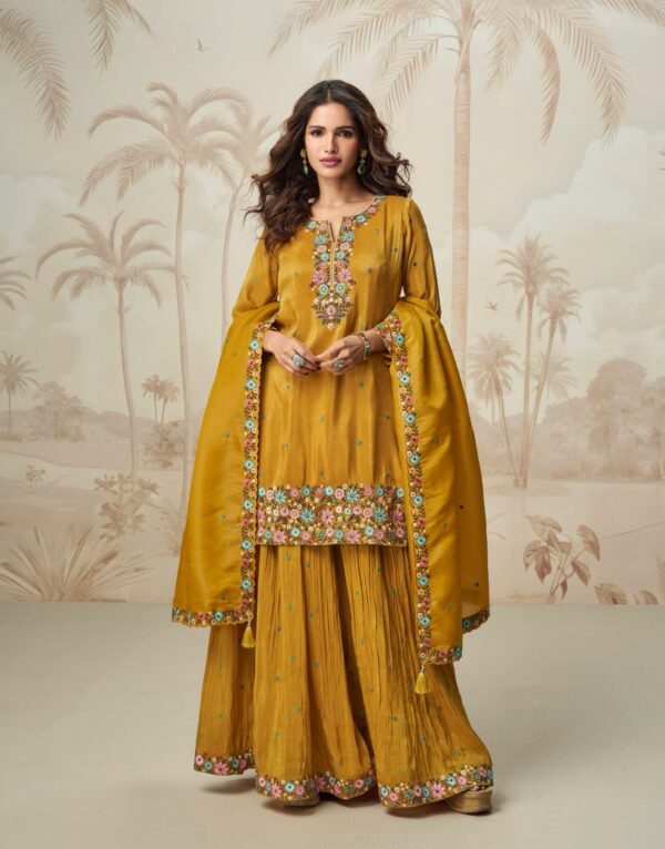 AASHIRWAD MOR BAGH NAGMA ORGANZA SUITS CATALOG 3.jpg