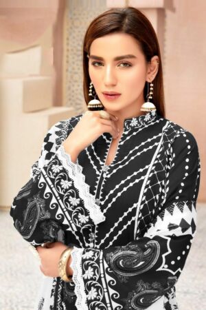 MISS WORLD MAHENOOR SPECIAL BLACK CATALOGUE 8.jpg