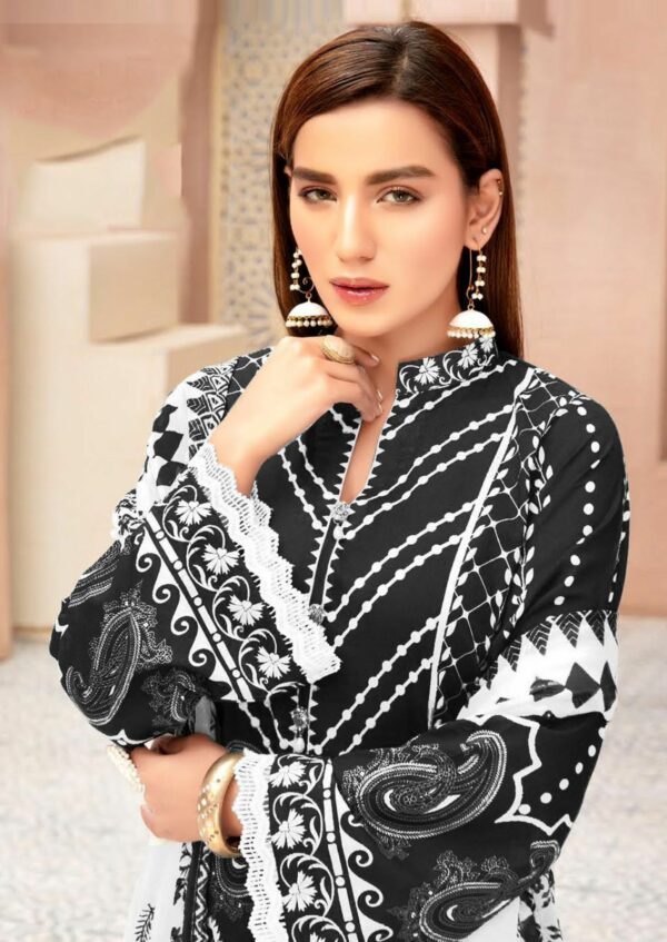 MISS WORLD MAHENOOR SPECIAL BLACK CATALOGUE 8.jpg