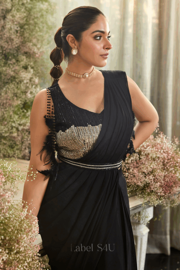 Shivali S4u Shine On-Pre-Drape Saree New Arrival 2025 Rehmat Boutique  6 2 27d20d1f db10 42e4 85a8 3e88d408b29e.png