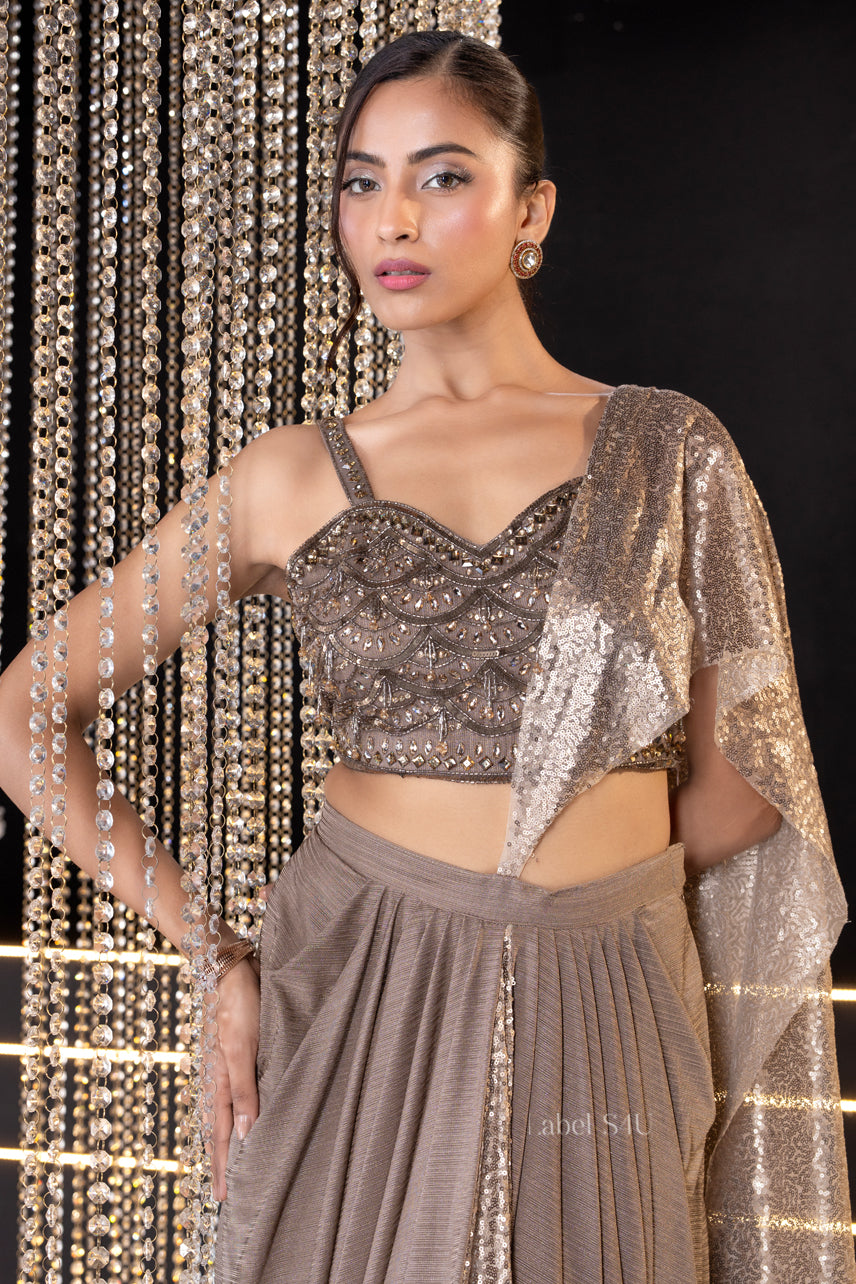 Shivali S4u Champagne Charm-Pre-Draped Saree New Arrival 2025 Rehmat Boutique Champagne Charm-Pre-Draped Saree 8 ca759301 6f4d 4818 b7b8 ac462d47c876.jpg