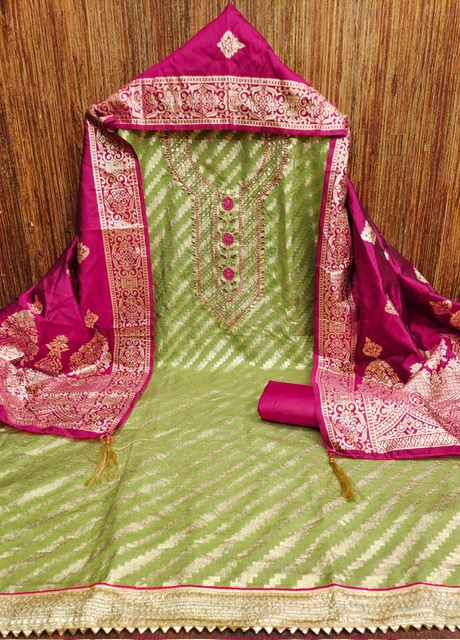 ₹500 Pcs : 6 PEHNAVA FASHION MART KARWAA SALWAR KAMEEZ 1 46 Rehmat Boutique ₹500 Pcs : 6 PEHNAVA FASHION MART KARWAA SALWAR KAMEEZ 1 46 PEHNAVA FASHION MART KARWAA SALWAR KAMEEZ 8.jpg